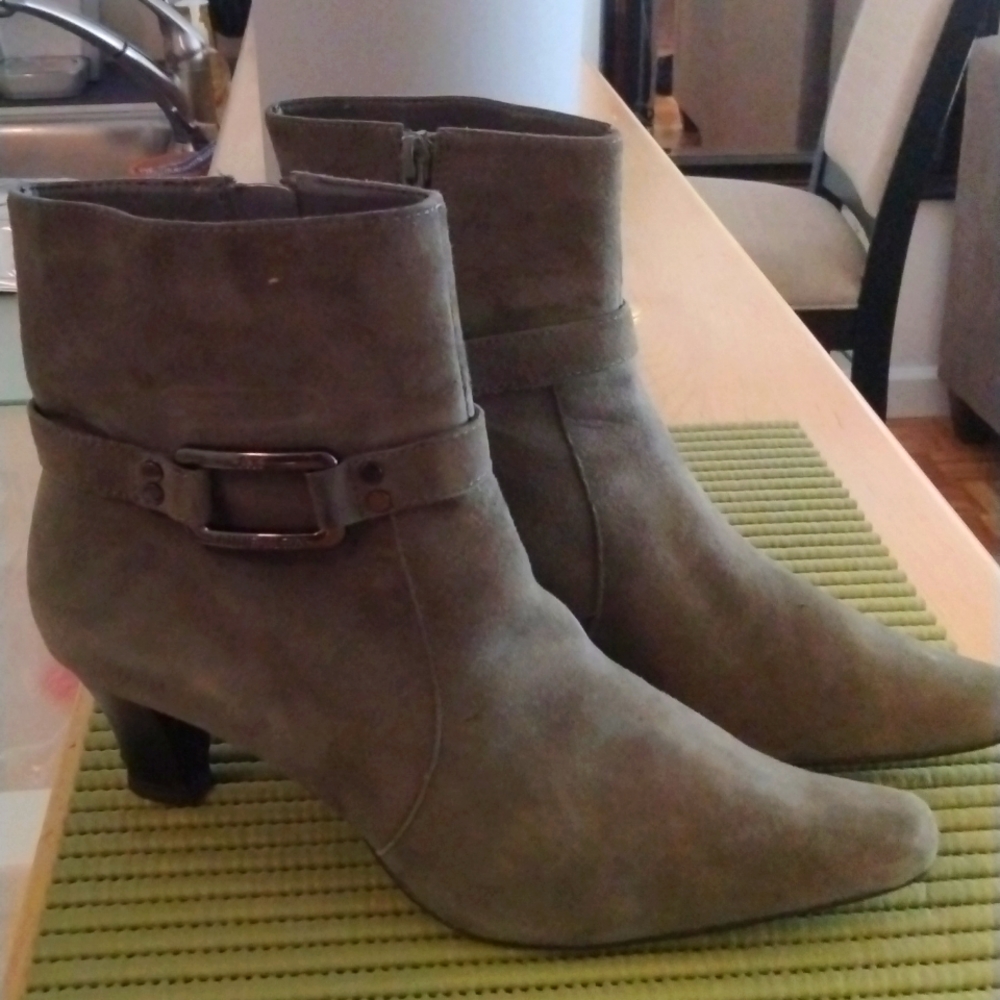 Woman booties